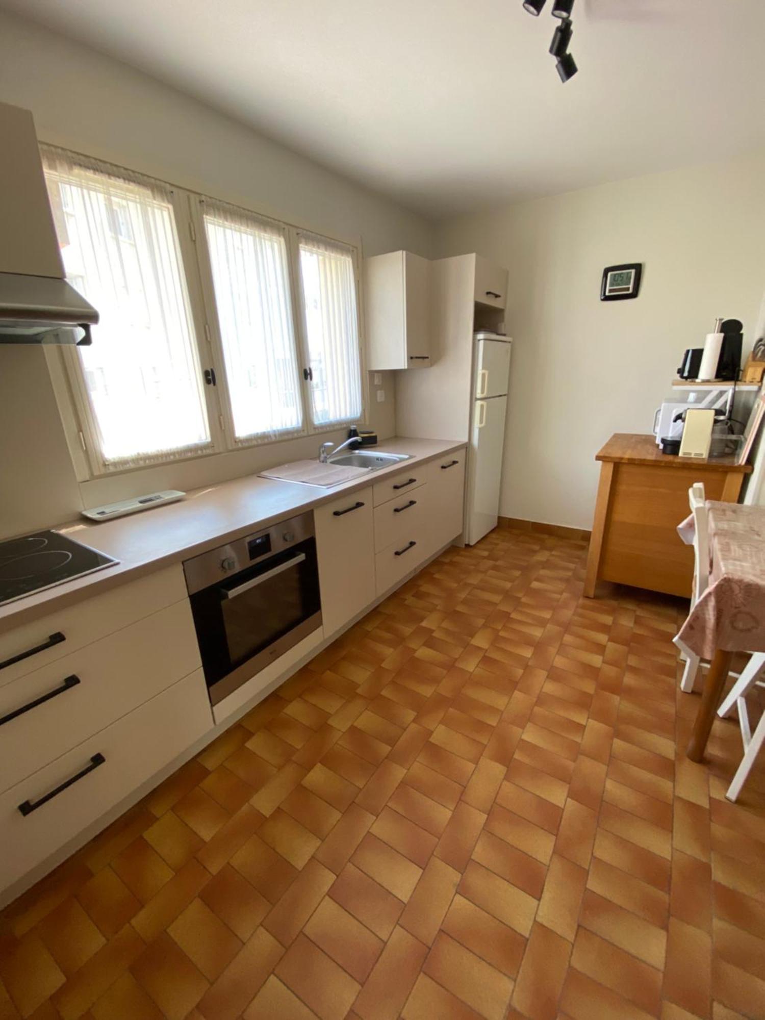 - T3 - 2 - 5 Personnes - Garage - Clim - Port A 300 M Appartement Fréjus