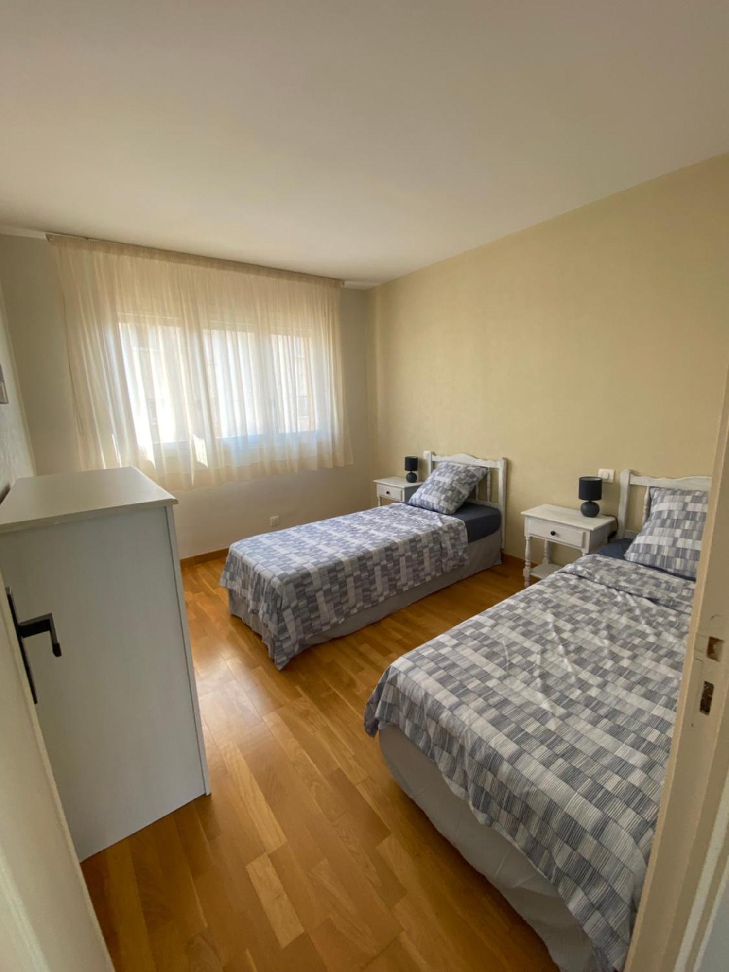 - T3 - 2 - 5 Personnes - Garage - Clim - Port A 300 M Appartement *